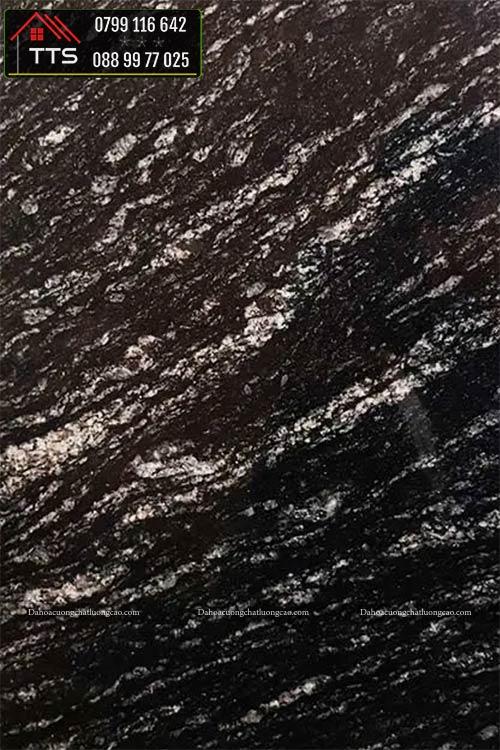 Đá granite đen rừng có tính năng gì nổi bật?